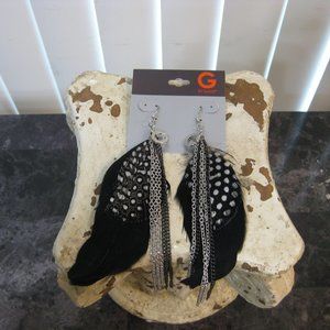 NWT Guess black white feather silver chain earrings